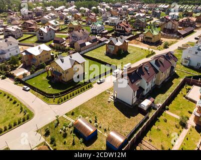 Village moderne près de Moscou, Russie Banque D'Images