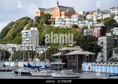 Wellington. 4 mai 2020. Photo prise le 4 mai 2020 montre l'Oriental Bay à Wellington, capitale de la Nouvelle-Zélande. Wellington a été nommé la meilleure destination de Nouvelle-Zélande dans le guide Lonely Planet, la ville portant la marque « l'une des plus belles petites capitales du monde ». Credit: Guo Lei/Xinhua/Alay Live News Banque D'Images