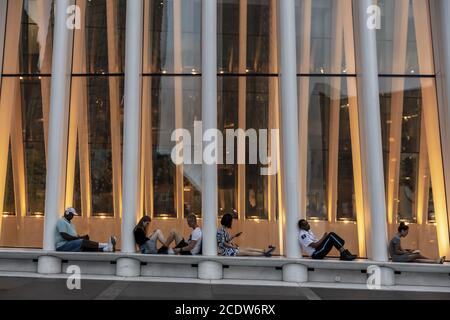 Scènes d'UNE métropole prospère lors D'UN jour de Summers Banque D'Images