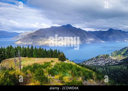 Le lac Wakatipu et Queenstown, Nouvelle-Zélande Banque D'Images