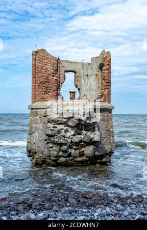 Bâtiment délabré sur la plage de Cape Arkona Banque D'Images