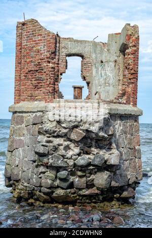 Bâtiment délabré sur la plage de Cape Arkona Banque D'Images