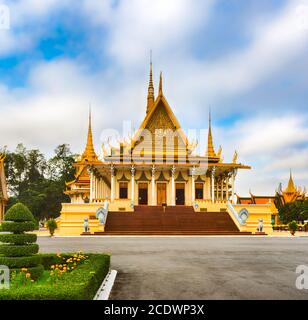 La salle du trône à l'intérieur du Palais royal de Phnom Penh, au Cambodge Banque D'Images