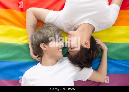 Couples homosexuels jeunes garçons Asiatiques hommes LGBT concepts. Banque D'Images