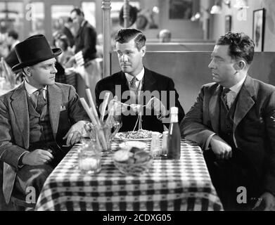 JAMES CAGNEY PAUL KELLY et FRANK McHugh dans LES ANNÉES 1939 RÉALISATEUR RAOUL WALSH Histoire originale / producteur Mark Hellinger producteur exécutif Hal B. Wallis Warner Bros. Banque D'Images