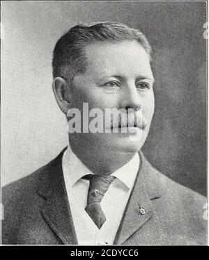 . Hommes notables de l'Illinois et de leur état . HAFT, CHARLES M., avocat, Chicago; b. Highland, Kas., 24 octobre 1871; art. James et ADDLE (fermé) Haft; éd. pub. Schls. HIA-watha, Kas. Et Rapid City, S. E&gt;., High schl.; LL. B. Univ. OfMich, 1892 ; adm. À bar, 1892 ; mem. Masterson & Haft, 189.3-190.5; cabinet de Hebel & Haft, depuis le 1er mai 1905; adjoint à l'avocat-conseil depuis le 1er mai 1907; mem., Chicago Bar Assn. Clubs, Hamil-ton, Woodlawn, University; ofRce, Schiller Bldg. LUNDAHL, CHARLES WILLIAM, banquier, Moline; b. RockIsland, 111., 24 juin 1866; Ed. Pub. schl. Moline; était connectedwithC. M. & St. P. Banque D'Images