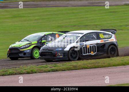 Lydden Hill, Kent, Royaume-Uni. 30 août 2020. Comme pour la plupart des sports, les courses automobiles ont cessé au Royaume-Uni en mars en raison de la pandémie COVID-19. Les événements à huis clos ont repris, comme la Formule 1, mais les spectateurs ont désormais été admis sur la base d'un nombre limité de billets. La première manche du championnat britannique de 5 nations de la course de chevaux a eu lieu sur le circuit près de Canterbury, avec des courses de voitures en compétition sur la piste mixte de tarmac et de surface rugueuse. Les meilleurs pilotes du sport ont été rejoints par l'Olympian Chris Hoy dans une Citroën C4 qui avait des problèmes de moteur Banque D'Images