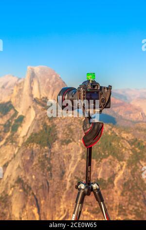 Yosemite, Californie, États-Unis - 23 juillet 2019 : photographie en time-lapse et panoramique à Glacier point dans le parc national de Yosemite. Canon EOS 5D Banque D'Images