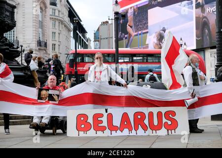 Piccadilly Circus, Londres, Royaume-Uni. 30 août 2020. Biélorussie manifestation à Piccadilly Circus contre les élections et le président Loukachenko . Crédit : Matthew Chattle/Alay Live News Banque D'Images