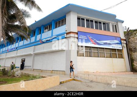 Bureau de Cubana Airlines à la Havane, Cuba. Bâtiment de vente de Cubana de Aviacion à la Habana. Bureaux de vente de billets d'avion cubains. Siège social de la CACSA. Banque D'Images