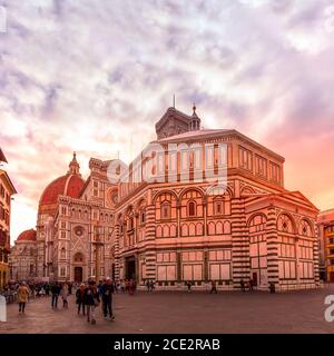 Baptistère et Duomo, place à Florence, Italie Banque D'Images