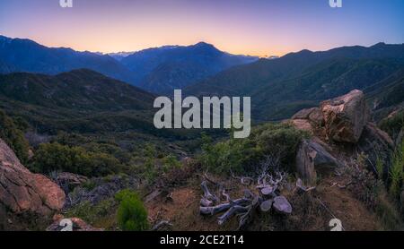 coucher de soleil sur le parc national du kings canyon aux états-unis Banque D'Images