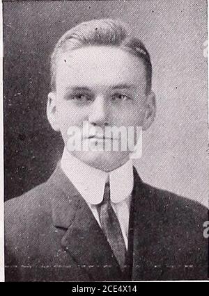 . Pot-pourri . HARRIS FOSTER MURCHIE MURCH né le 14 novembre 1894 Calais (Maine) est entré dans l'équipe de hockey de football Andover 1911 Dartmouth * classe B X. HARLAN FAY NEWTON né le 8 février 1895 Winchester, Massachusetts présent Résidence Reading, Massachusetts entré Andover 1910 Yale Soccer Team (2 ans) 36 1912 POT POURRI HAROLD HORN NUTE né le 2 juin 1894Entered Andover 1908 St. Louis, Missouri Yale + B X Secrétaire de Philo (automne 1910) Secrétaire d'enquête (Automne 1910) Comité de Phillipian (3 ans)Comité de piscine rédacteur en chef Comité de jour de classe Pot-Pourri Comité de projet junior (1011) EDMUND OC Banque D'Images