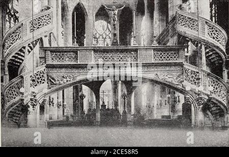 . Vingt siècles de Paris . LES ÉGLISES DE SAINT ETIENNE-DU MONT ET DE SAINTE GENEVIÈVE AU I7TH SIÈCLE. Voir page 207. JUBE DANS L'ÉGLISE SAINT ETIENNE-DU-MONT.VOIR PAGE 193. LA GUERRE DE CENT ANS 187 énergie des aventuriers qui s'étaient développés irresponsables à travers l'état troublé du pays. BV l'aide de ces soldats, il a été enablepour mettre vers le bas la noblesse qui a essayé de se révolter de ses nouvelles ordonnances et de placer le dauphin, après-puisses Louis XI, sur le trône. Louis ne notobject, mais Charles enlisa la bonne volonté de la bourgeoisie, et surtout parce qu'il ne les a pas assénées pour la Mo Banque D'Images