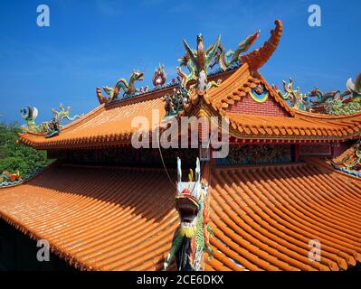 Toit de Temple chinois décoré Banque D'Images