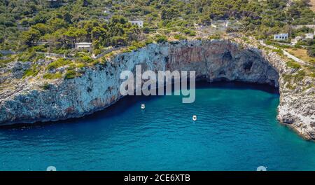 Grotte de Zinzulusa sur la côte Adriatique des Pouilles, Castro, région des Pouilles en Italie du Sud. Banque D'Images