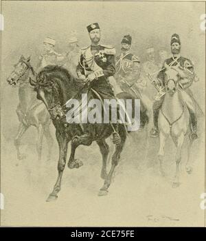 . Histoire officielle de la guerre russo-japonaise ; un panorama éclatant des batailles terrestres et navales .. . NICHOLAS II, TSAR DE RUSSIE la personne guerrière au premier plan de la photo ci-dessus ne transmet guère l'impres-sion d'un homme qui suggérerait le désarmement des nations du monde. Et pourtant, c’était l’empereur russe qui, il y a quelques années, préconisait la paix universelle. Le photograpli, d'où le dessin a été fait, a été pris comme il était. Retour au Palais impérial après avoir fait l'adieu à un corps de troupes au départ. Banque D'Images