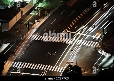 Yokohama Minato Mirai de la circulation la nuit Banque D'Images