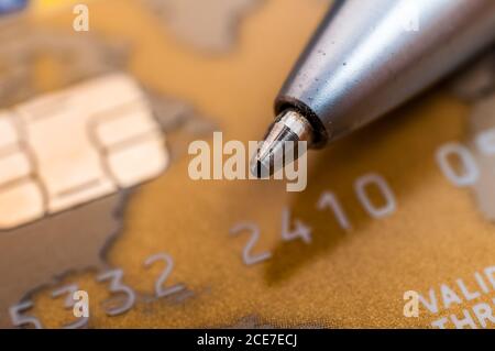 Puce de la carte de crédit et du stylo Banque D'Images