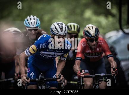 2019 Liège–Bastogne–Liège. Julian Alaphippe approche le sommet de la Côte de la Roche-aux-faucons. Banque D'Images