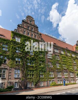 Szchecin, Pologne - 19 août 2020 : le bâtiment historique de l'Académie Morska dans le centre-ville de Szczecin Banque D'Images