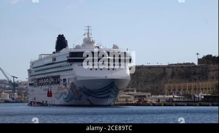 Norwegian Spirit, bateau de croisière dans le port de la Valette Banque D'Images