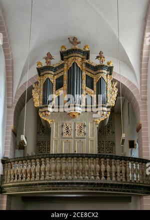 Hoexter, NW / Allemagne - 2 août 2020 : vue sur l'orgue de l'église historique de Saint-Kiliani i n Hoexter Banque D'Images