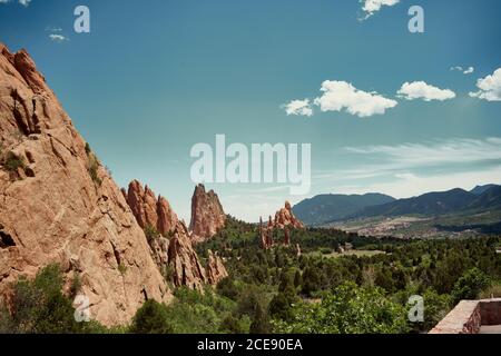 Paysage à couper le souffle de la vallée avec des rochers arbres dans le jardin de Les dieux du Colorado Banque D'Images