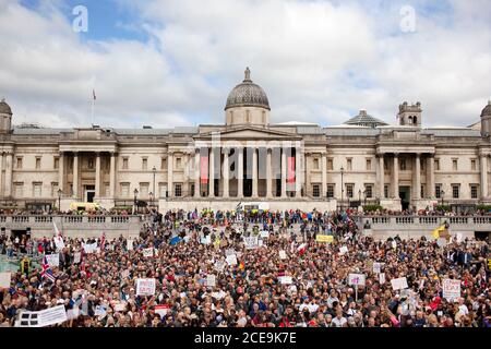 Londres, Royaume-Uni. 29 août 2020. Manifestation Unite for Freedom, Trafalgar Square. Les manifestants exigent : plus de blocages, plus de distanciation sociale, plus de masques. Banque D'Images