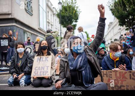 Londres, Royaume-Uni. 30 août 2020. Des millions de personnes défilent de Notting Hill à Marble Arch. Protester contre la brutalité policière aux États-Unis et au Royaume-Uni crédit: Neil Banque D'Images