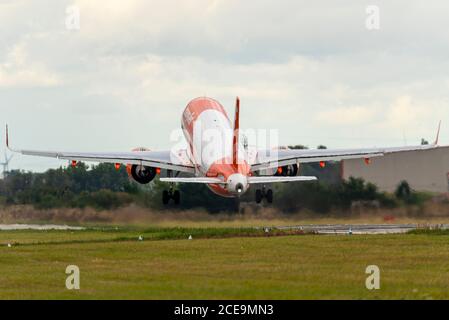 Aéroport de Londres Southend, Essex, Royaume-Uni. 31 août 2020. Le vol easyJet numéro U27435 a pris son départ de l'aéroport Southend de Londres pour Malaga en Espagne, marquant la fin d'easyJet à Southend. Une fois le vol de retour terminé tard dans la soirée, la base d'easyJet se fermera, avec la perte de nombreux emplois Banque D'Images