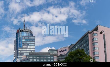 Szchecin, Pologne - 19 août 2020 : le bâtiment PolSteam et le siège de PZM Shipping à Szchecin à côté de l'hôtel Radisson Blu Banque D'Images