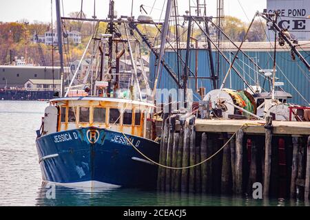 Un bateau de pêche attaché au quai de Gloucester, ma Banque D'Images