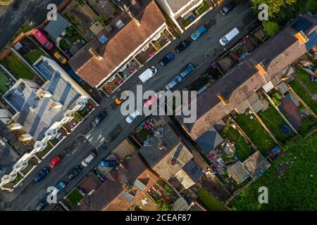 Vue aérienne de dessus vers le bas sur la zone résidentielle au Royaume-Uni Banque D'Images