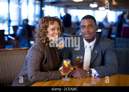 Dallas, TX 31 janvier 2008 : le couple d'entrepreneurs afro-américains à succès Rosa et Jorrick se bat au début des années 40 dans le country club de banlieue où ils sont membres et jouent régulièrement au golf. ©Bob Daemmrich Banque D'Images