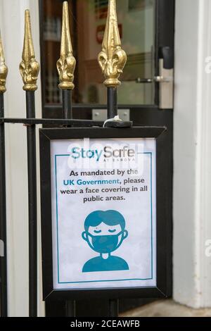 Windsor, Berkshire, Royaume-Uni. 31 août 2020. Un rappel aux clients de l'hôtel de rester en sécurité et de porter leur masque facial comme le gouvernement l'a demandé. Crédit : Maureen McLean/Alay Banque D'Images