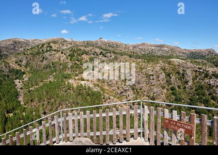 Gerês, Portugal - 30 août 2020 : vue sur les montagnes Parc national de Peneda-Geres, Gerês, Portugal Banque D'Images