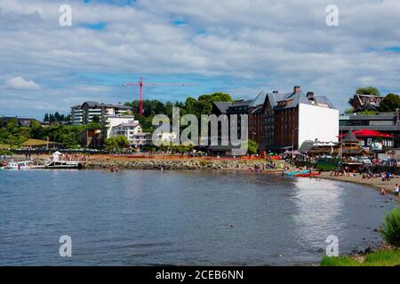 Puerto Varas, Chili. 13 février 2020. Plage du lac de Llanquihue dans la ville de Puerto Varas Banque D'Images