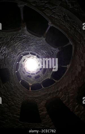 Les escaliers en spirale historique dans l'ancien bâtiment Banque D'Images