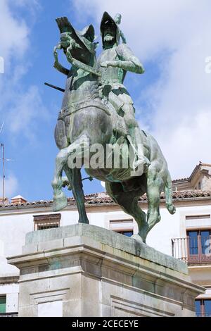 Francisco Pizarro statue sur la place principale de Trujillo, Cáceres, Extremadura, Espagne Banque D'Images