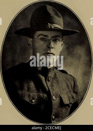 . L'école Lansdowne et la guerre mondiale. Photo de DC Vaux Nelson Joseph Browne inscrit le 9 avril 1917. Il était à la Compagnie E 111e Régiment, 28e Division, U. S. A. Hereceentra sa formation en Amérique au Camp Hancock, Géorgie; est allé à l'étranger au début de mai 1918, et est resté thereten mois, et a été engagé dans le service actif dans la Marne (à droite de Château Thierry) à Fismes (sur la rivière Vesle). Hepas blessé le 9 août 1918, dans la bataille de Fismes. Il serviceavec un scout de bataillon en tant que sniper sur la Marne et plus tard en tant que coureur d'asCompany, dans laquelle il a été blessé. 36. Photo de Vaiix Stephen D. Banque D'Images