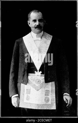 . Cérémonie à observer à la consécration de Fairfax Lodge, no.3255, sur le rouleau du Grand Lodge d'Angleterre, et l'installation du maître adorant désigné Thos. M. Woodhead ... le mercredi 16 octobre 1907, au Masonic Hall, Rawson Square, Bradford. j^ j^ jj^ j|^ j|^.^^^ j[V j^ ^ j^^ jf. .^^-^^ j|^ jp^^ j^-^^^ j|^|i -ft j|^ -of- Bto. THOS. TJtr. WOODHEAD comme Worshipfulfaster, par le vice-Prov. Grand toaster de West Yworks, W. (Bro. %ICHARD WILSON.P.&lt;3.T).of&ng. Procession et salutation de W.M. Proclamation dans le E^t. Présentation des outils de travail d'un M.M. SU B Banque D'Images