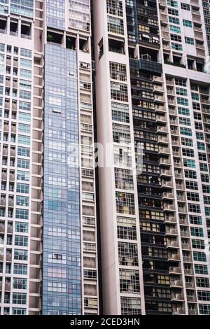 Belle vue sur la tour moderne des appartements de grande taille située à Singapour Banque D'Images