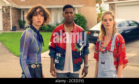 Bill & Ted face the Music (2020) réalisé par Dean Parisot et mettant en vedette Brigette Lundy-Paine, Kid Cudi et Samara Weaving. Les Wyld Ballyns reviennent en âge moyen pour accomplir leur destinée. Banque D'Images