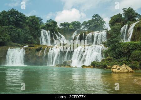 Cascade stupéfiante de la cascade chinoise de Detian Banque D'Images