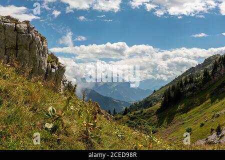 Vue sur les montagnes Gruyères depuis la montagne Berneuse, Suisse Banque D'Images