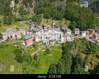 Le village de Fusio sur la vallée de Maggia en italien Partie de la Suisse Banque D'Images