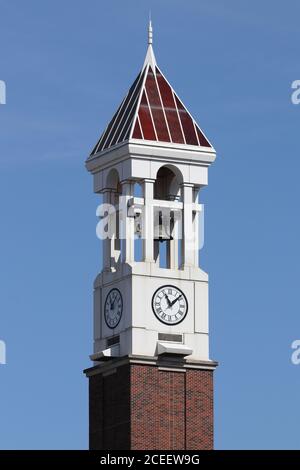 West Lafayette - Circa août 2020 : tour de la cloche de Purdue. La tour Bell actuelle a été construite en 1995 sur le campus de l'Université Purdue. Banque D'Images