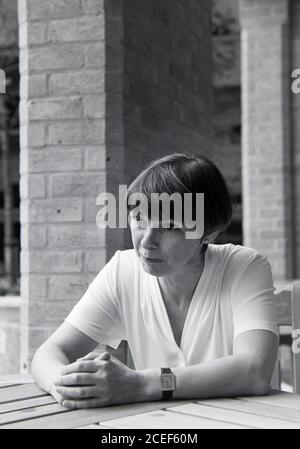 Lesley Brown, rédactrice en chef des dictionnaires à la Oxford University Press, Walton Street, Oxford. 13 août 1993. Photo: Neil Turner Banque D'Images