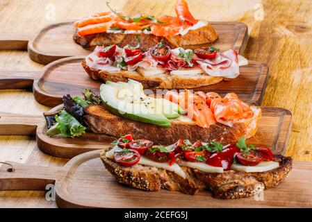 Assortiment de sandwichs nutritifs et sucrés Banque D'Images
